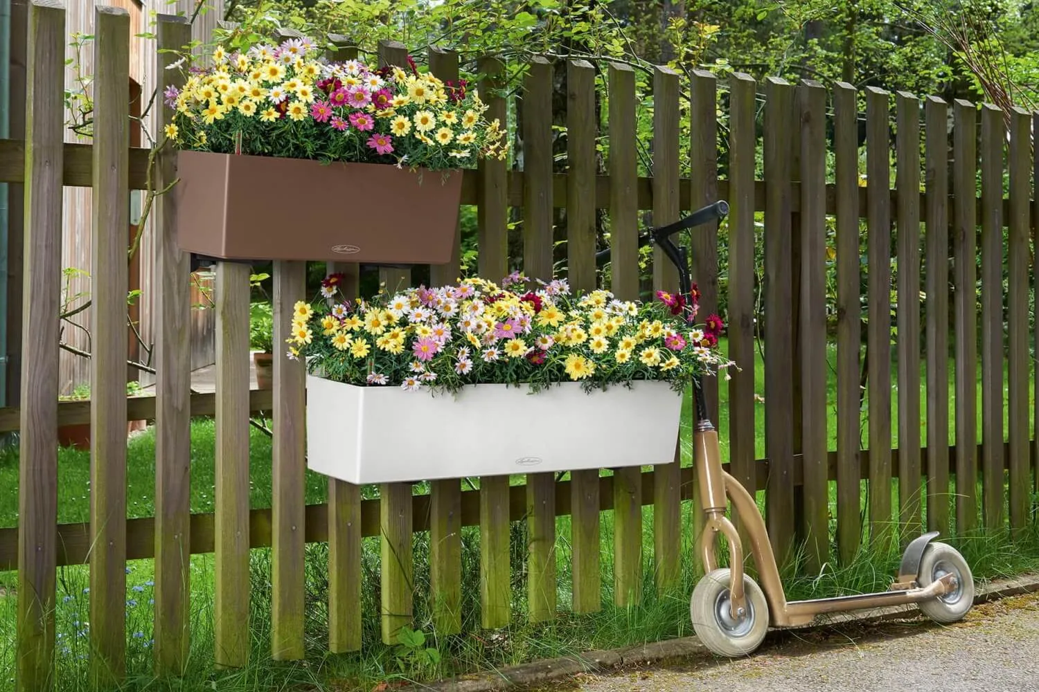 Balconybox with self watering system from Lechuza 80 cm